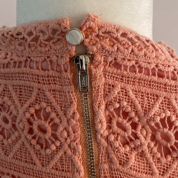 Champagne and strawberry lace top size small - Picture 8 of 14